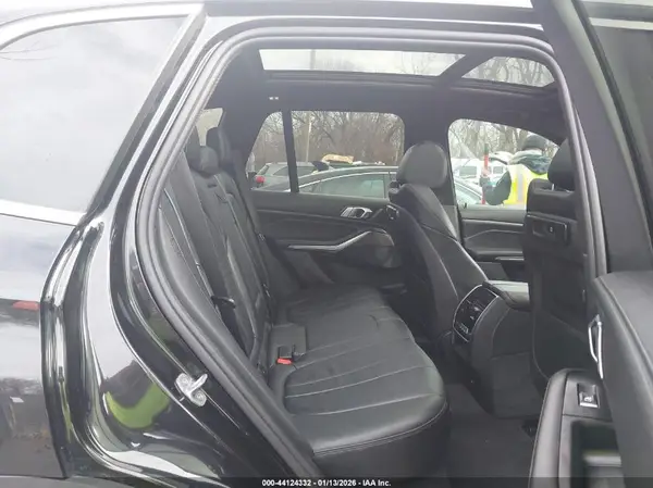 5UXCR6C5XKLL53925 2019 BMW X5 - Image 8
