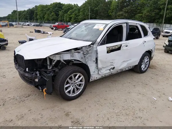5UXCR6C5XKLL62334 2019 BMW X5 - Image 2