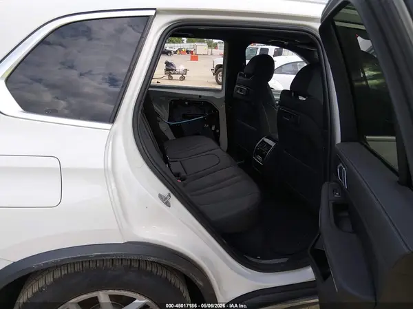 5UXCR6C5XKLL62334 2019 BMW X5 - Image 8
