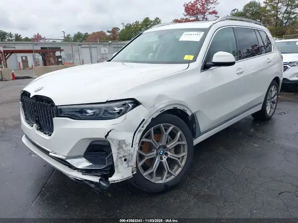 5UXCW2C00L9A00133 2020 BMW X7 - Image 2