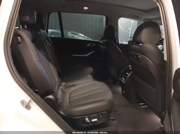 5UXCW2C00L9B44507 2020 BMW X7 - Image 8
