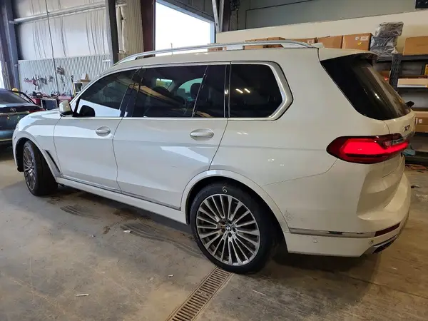 5UXCW2C00L9B98678 2020 BMW X7 - Image 2