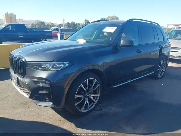 5UXCW2C00L9C21750 2020 BMW X7 - Image 2