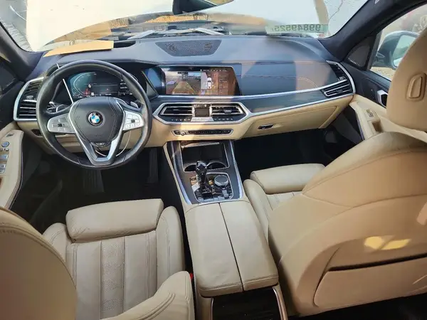 5UXCW2C00M9E44548 2021 BMW X7 - Image 8
