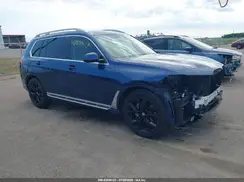 5UXCW2C00M9E57266 2021 BMW X7