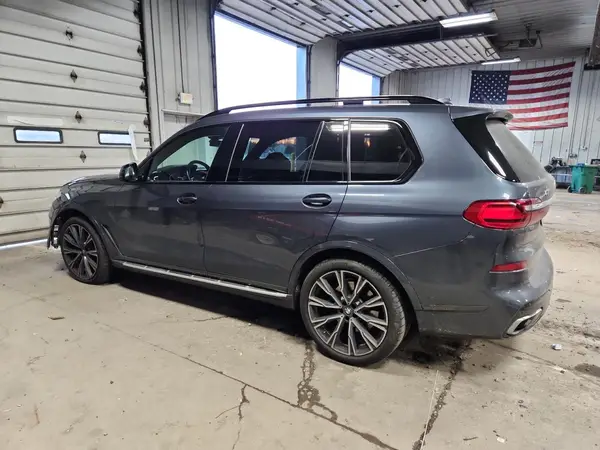 5UXCW2C00M9F02965 2021 BMW X7 - Image 2