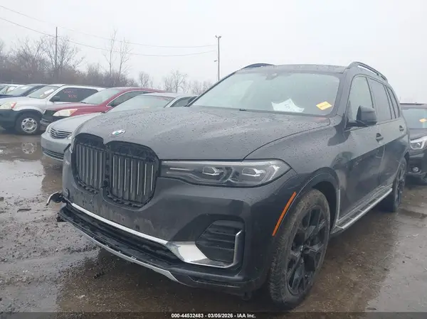 5UXCW2C00M9F27655 2021 BMW X7 - Image 2