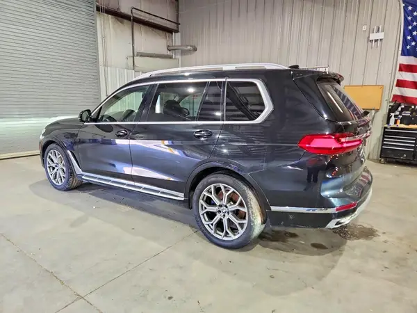 5UXCW2C00M9F66858 2021 BMW X7 - Image 2