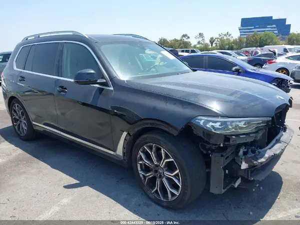 5UXCW2C00M9H05046 2021 BMW X7 - Image 1