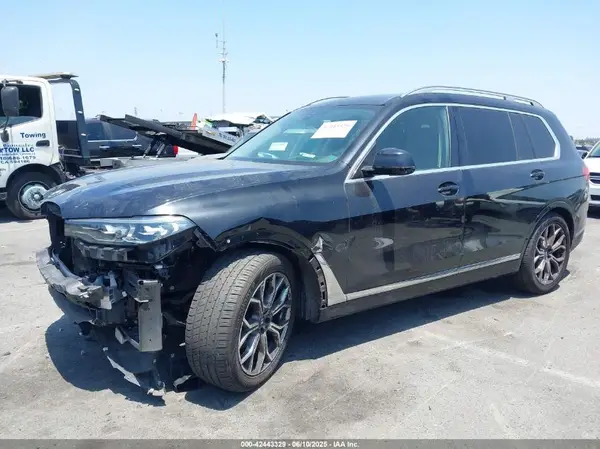 5UXCW2C00M9H05046 2021 BMW X7 - Image 2