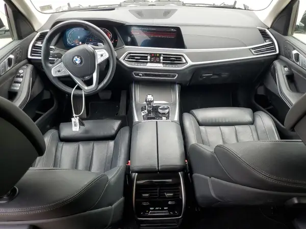 5UXCW2C00N9K29220 2022 BMW X7 - Image 8