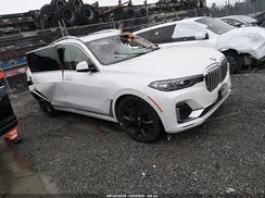 5UXCW2C00N9K39438 2022 BMW X7