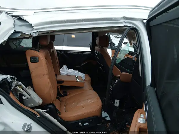5UXCW2C00N9K39438 2022 BMW X7 - Image 8