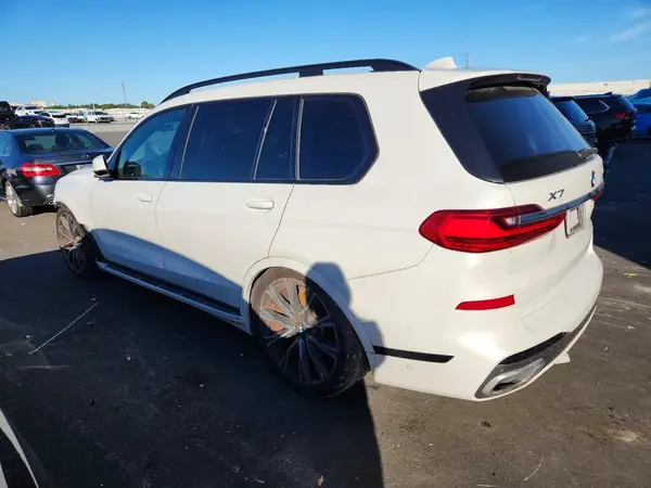 5UXCW2C00N9K73086 2022 BMW X7 - Image 2