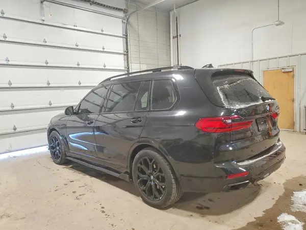 5UXCW2C00N9K77543 2022 BMW X7 - Image 2