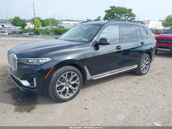 5UXCW2C00N9L52046 2022 BMW X7 - Image 2