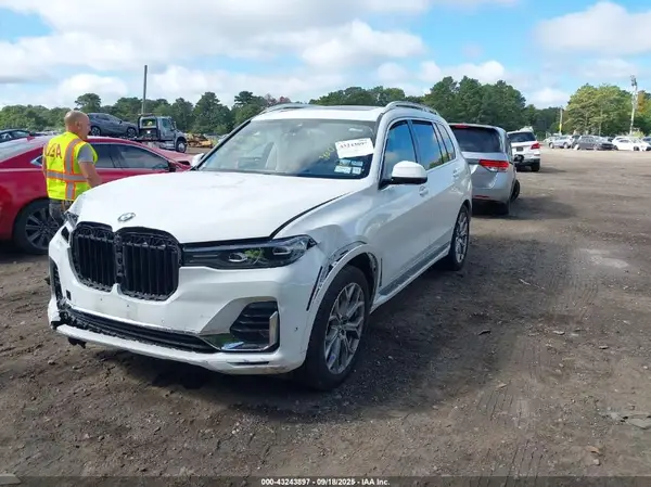 5UXCW2C00N9L75651 2022 BMW X7 - Image 2