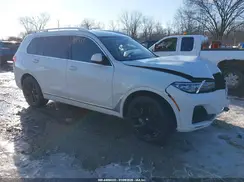 5UXCW2C00N9M49974 2022 BMW X7