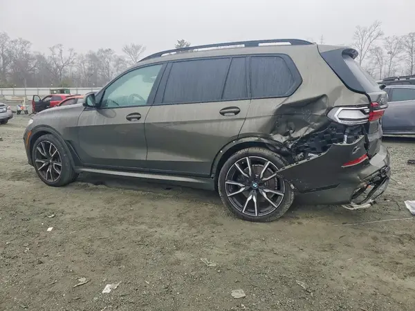 5UXCW2C00N9N00213 2022 BMW X7 - Image 2