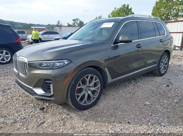 5UXCW2C01L9A03574 2020 BMW X7 - Image 2