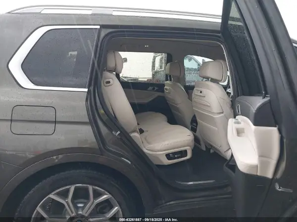 5UXCW2C01L9A03574 2020 BMW X7 - Image 8