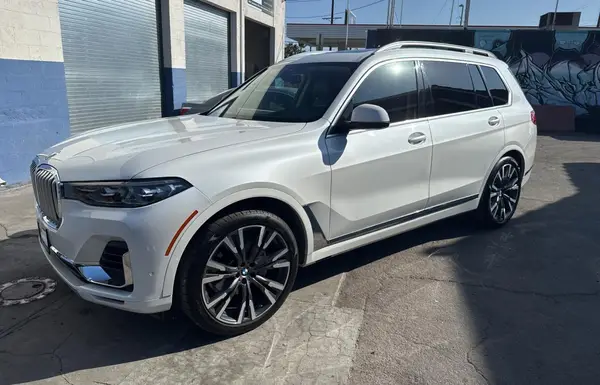 5UXCW2C01L9B07305 2020 BMW X7 - Image 2