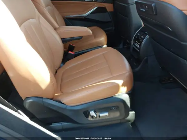 5UXCW2C01L9B61428 2020 BMW X7 - Image 8