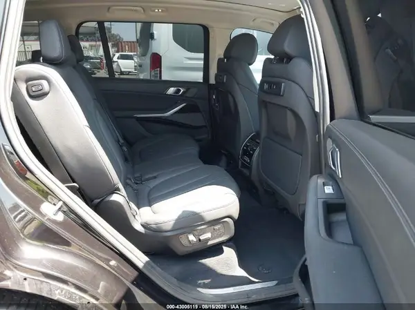 5UXCW2C01L9C29727 2020 BMW X7 - Image 8