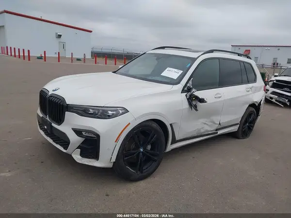 5UXCW2C01L9C94030 2020 BMW X7 - Image 2