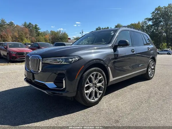 5UXCW2C01M9E35647 2021 BMW X7 - Image 2