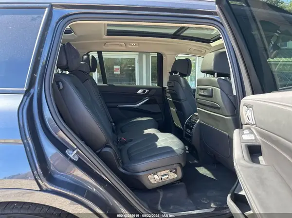5UXCW2C01M9E35647 2021 BMW X7 - Image 8