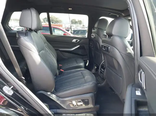 5UXCW2C01M9E52853 2021 BMW X7 - Image 8