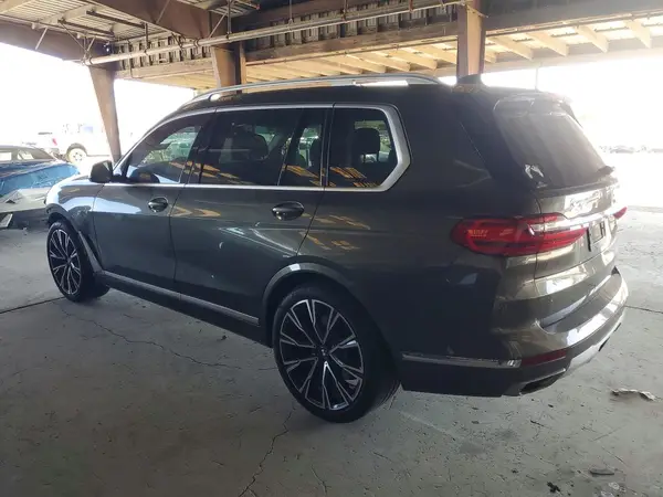 5UXCW2C01M9E73475 2021 BMW X7 - Image 2