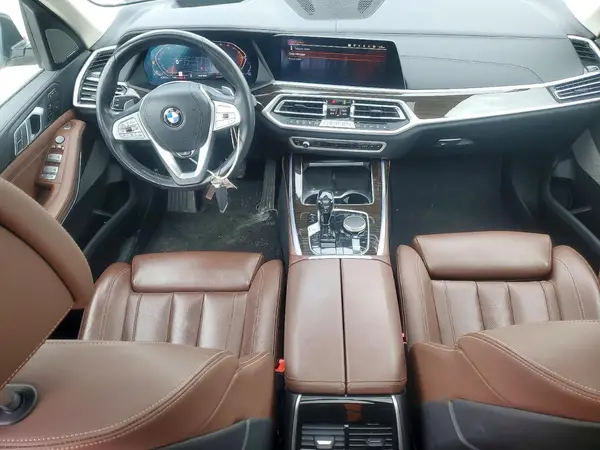 5UXCW2C01M9E76330 2021 BMW X7 - Image 8