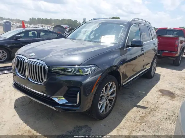 5UXCW2C01M9F66058 2021 BMW X7 - Image 2