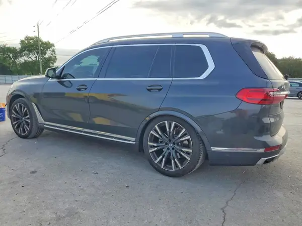5UXCW2C01M9H18064 2021 BMW X7 - Image 2