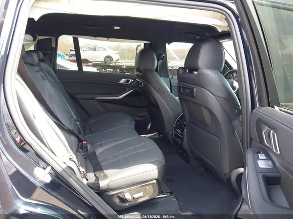 5UXCW2C01M9H45488 2021 BMW X7 - Image 8