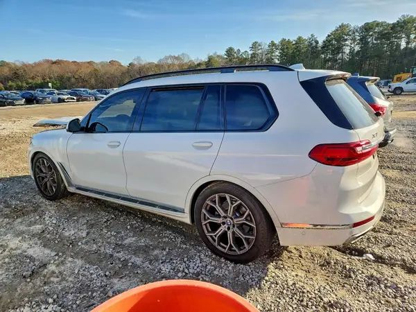 5UXCW2C01N9J84174 2022 BMW X7 - Image 2