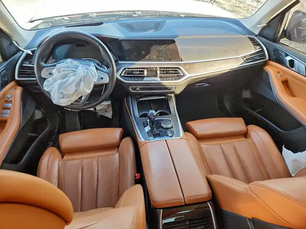 5UXCW2C01N9J84174 2022 BMW X7 - Image 8