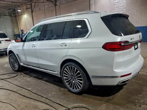 5UXCW2C01N9K38170 2022 BMW X7 - Image 2