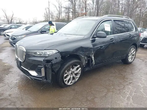 5UXCW2C01N9L06418 2022 BMW X7 - Image 2