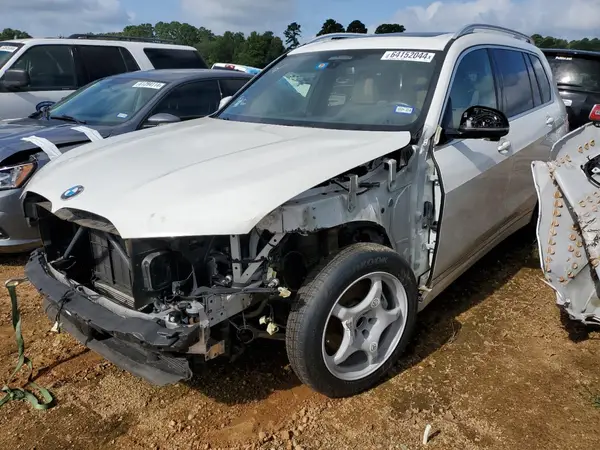 5UXCW2C01N9L49236 2022 BMW X7 - Image 1