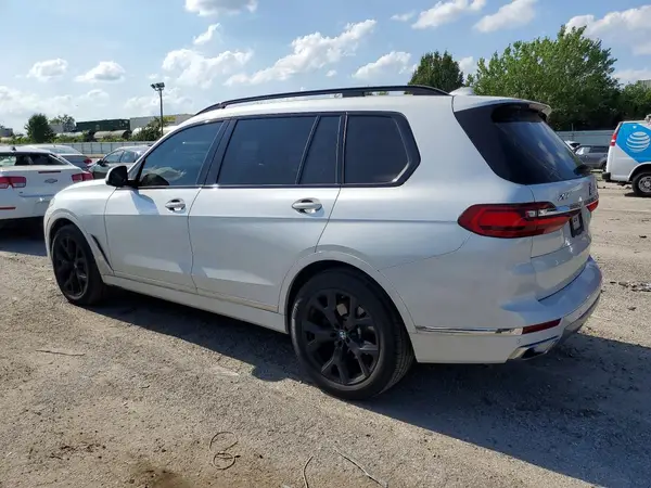 5UXCW2C01N9L87856 2022 BMW X7 - Image 2