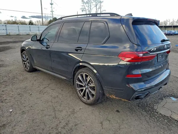 5UXCW2C01N9M30821 2022 BMW X7 - Image 2