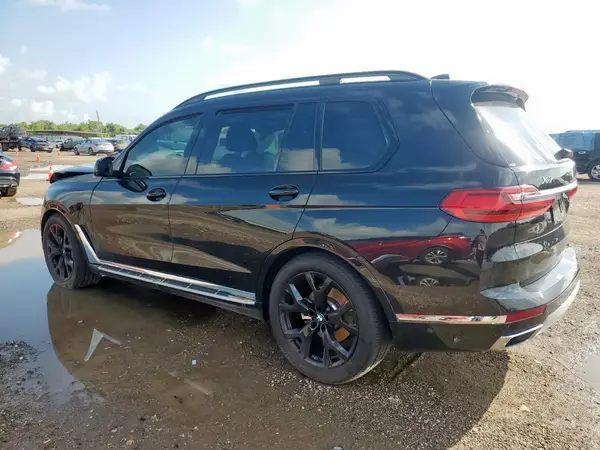5UXCW2C01N9M74544 2022 BMW X7 - Image 2