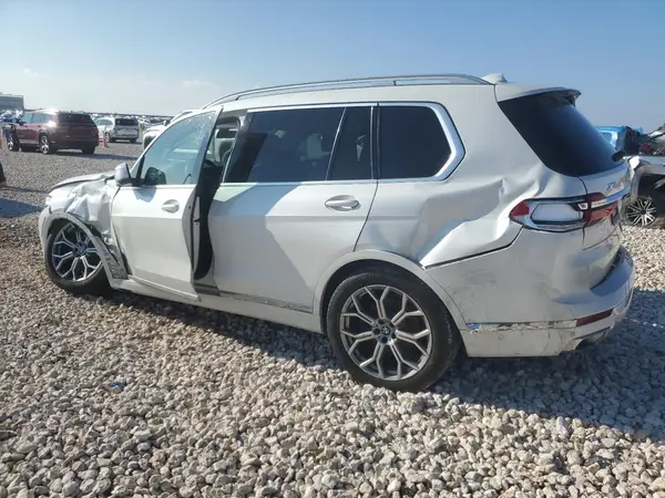 5UXCW2C02L9A02367 2020 BMW X7 - Image 2