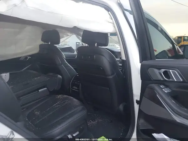 5UXCW2C02L9A02823 2020 BMW X7 - Image 8