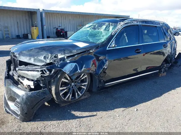 5UXCW2C02L9B47991 2020 BMW X7 - Image 2