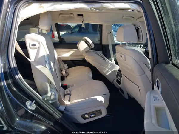 5UXCW2C02L9B47991 2020 BMW X7 - Image 8