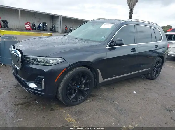 5UXCW2C02L9B61583 2020 BMW X7 - Image 2